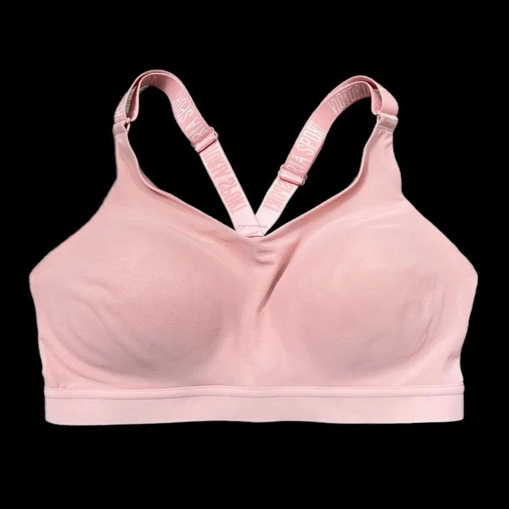 Victoria’s Secret Incredible Lightweight Wireless Medium Support sport bra pink